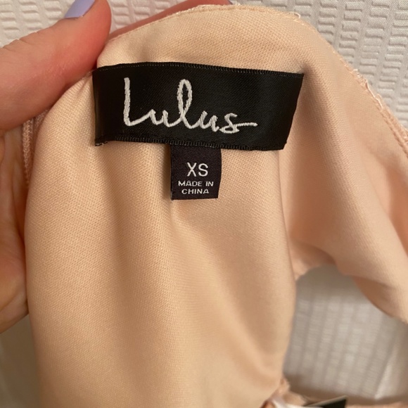 NWT Lulu’s lace dress in blush - Picture 4 of 5